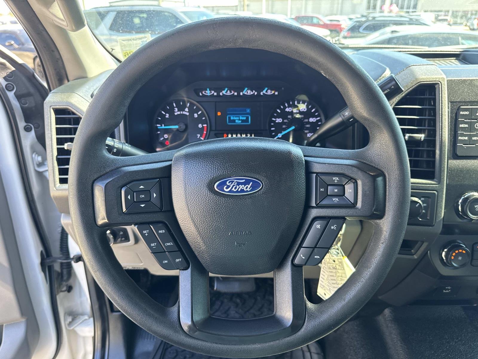 Used 2019 Oxford White Ford XL image 21