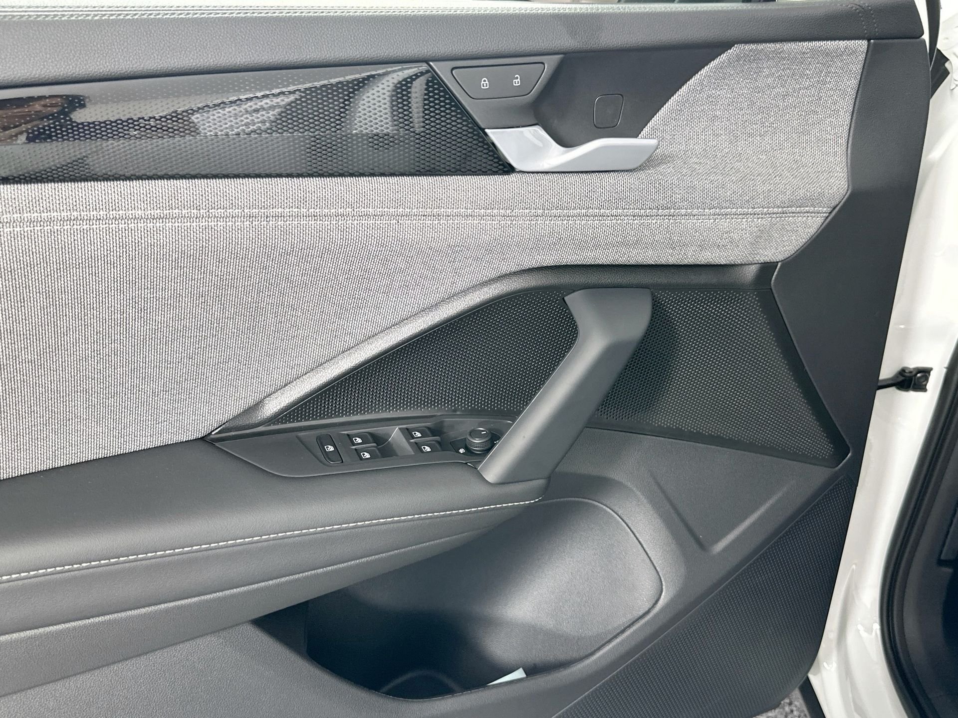 2025 Volkswagen Tiguan S - Photo 15