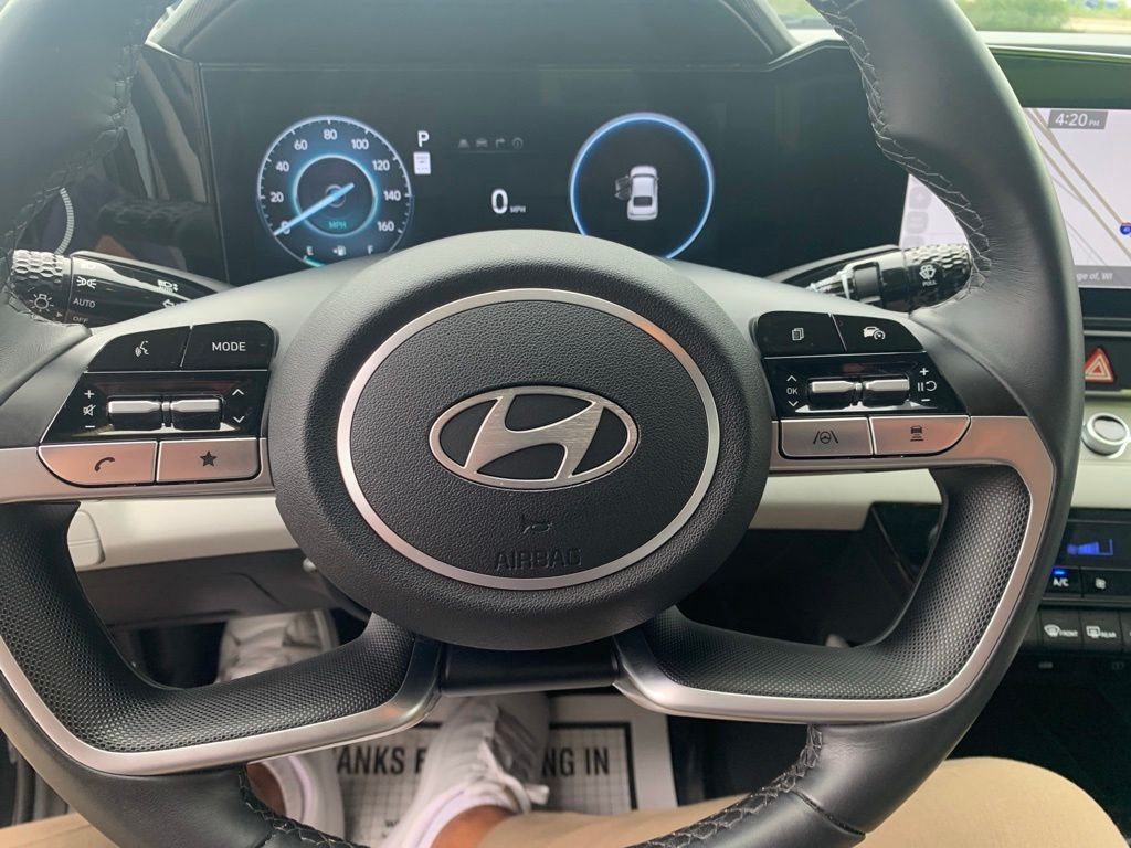 2024 Hyundai Elantra Limited - Photo 17