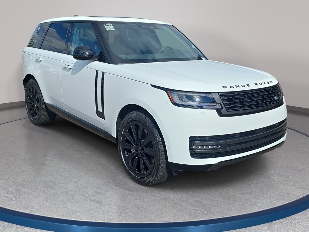 New 2026 Fuji White Land Rover SE image 3