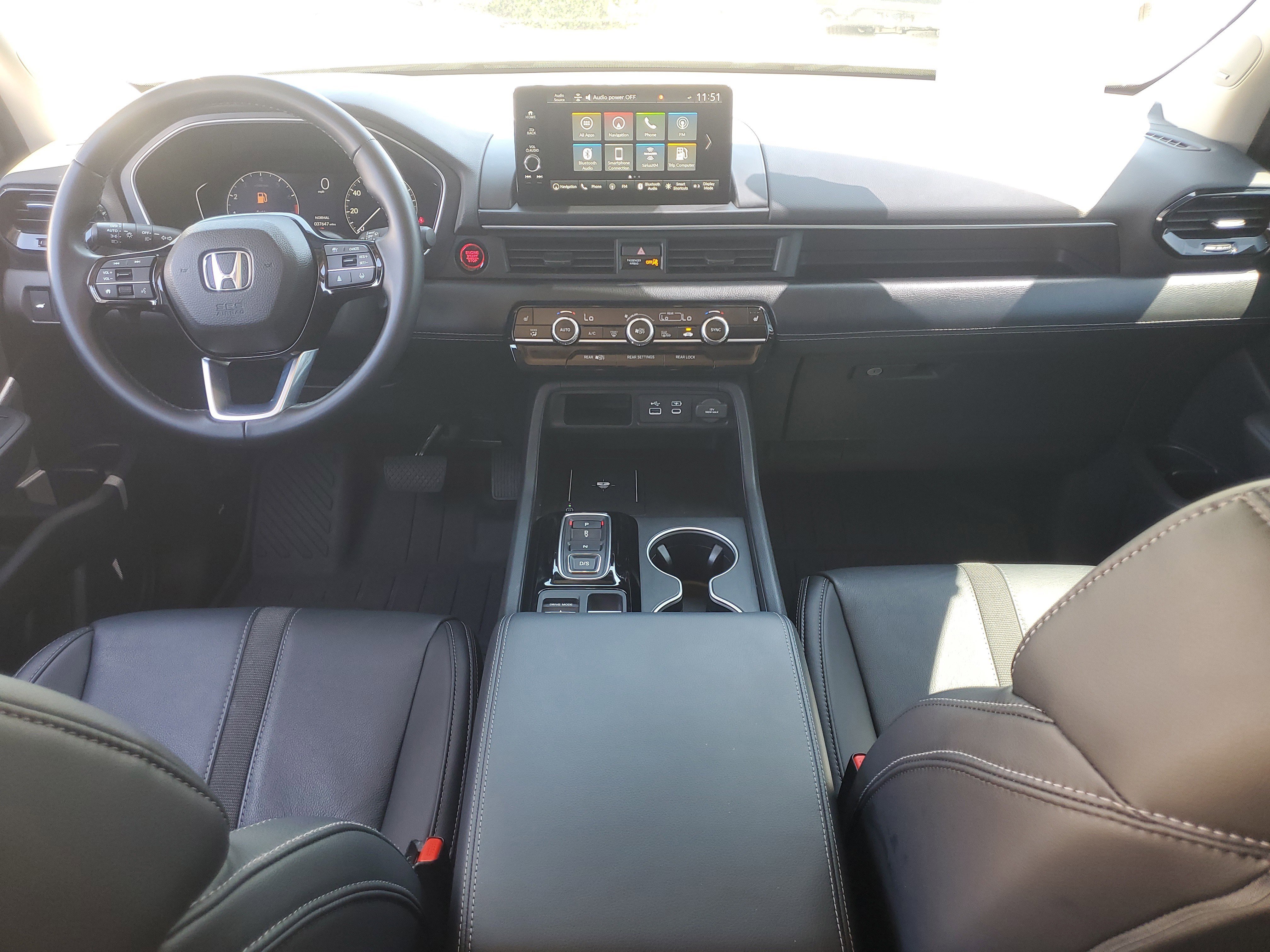 Used 2025 White Honda Touring image 14