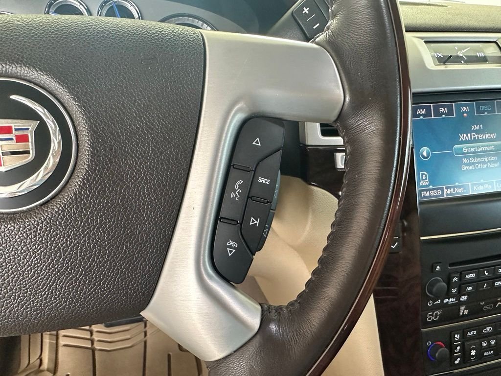 Used 2011 White Cadillac Premium image 18
