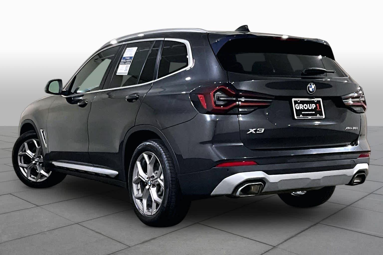 Used 2022 Dark Graphite Metallic BMW xDrive30i image 11