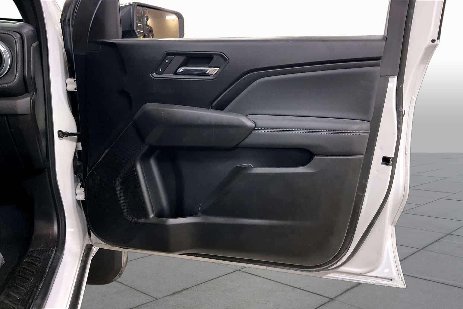 2024 Chevrolet Colorado LT - Photo 23