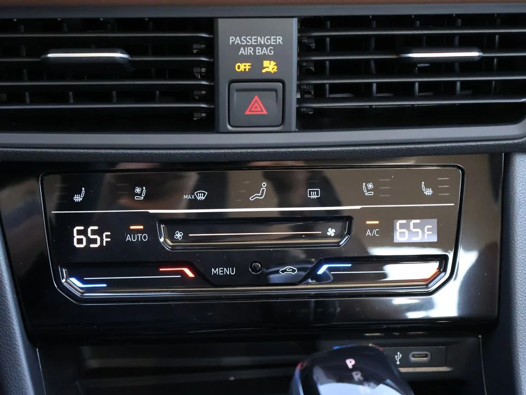 2026 Volkswagen Jetta SEL - Photo 25
