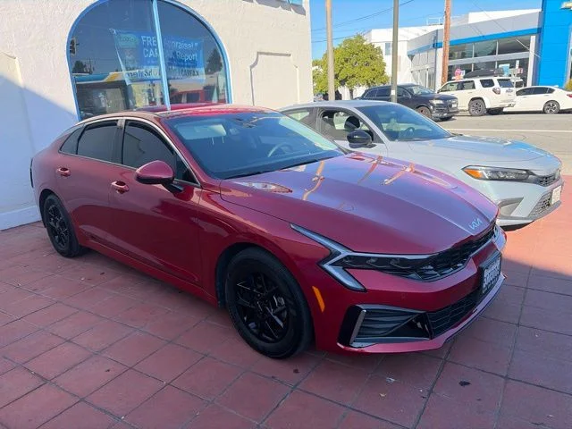 Used 2025 Runway Red Kia LXS image 9