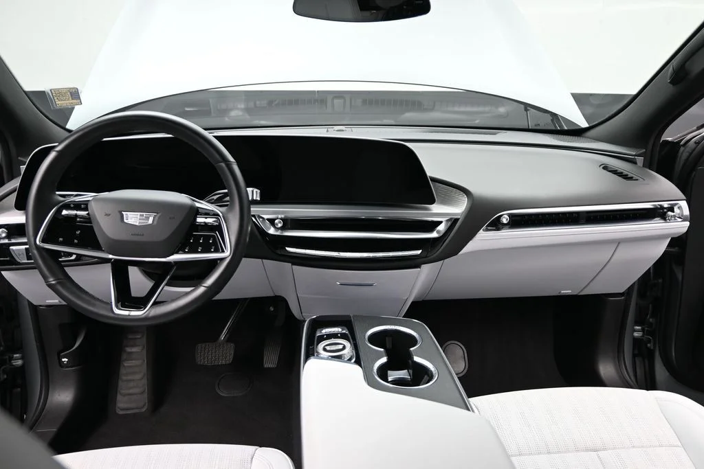 Used 2024 Silver Cadillac Luxury image 14