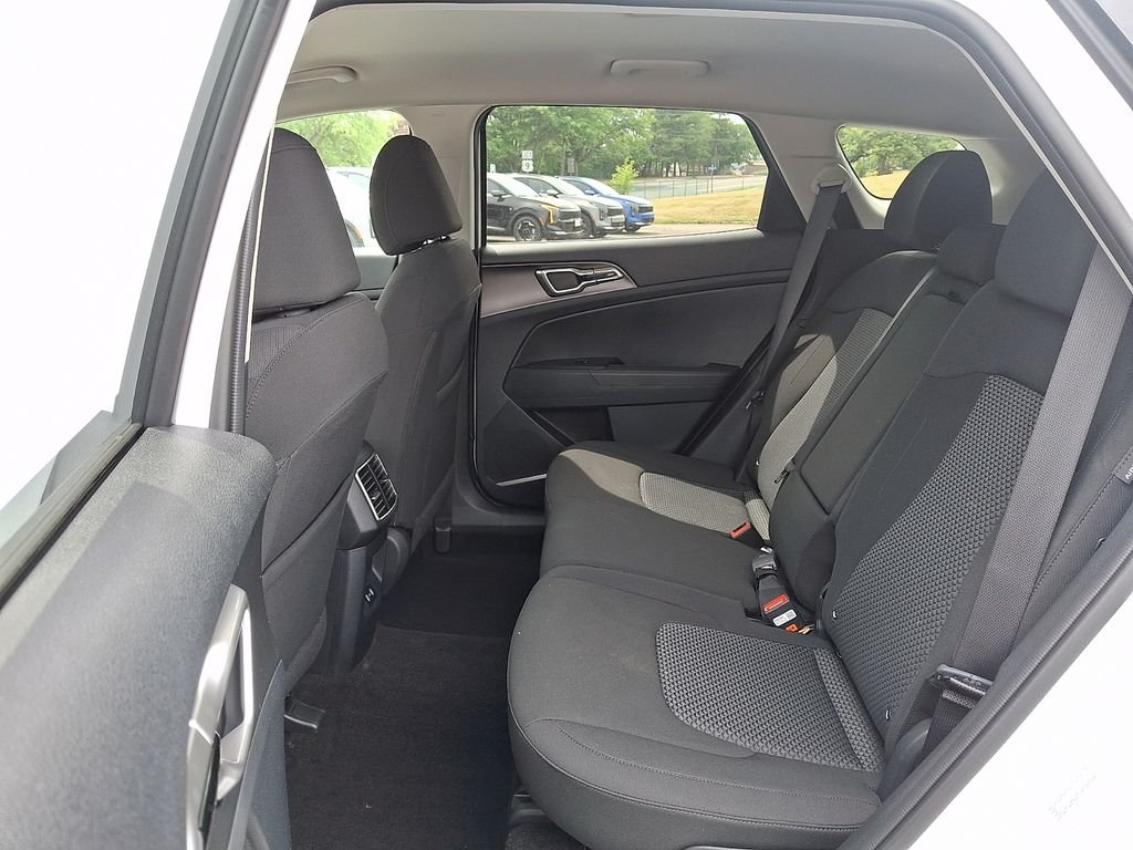 New 2026 Glacial White Pearl Kia LX image 5