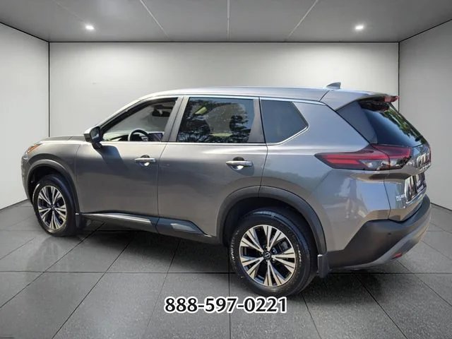 Used 2023 Gray Nissan SV image 3