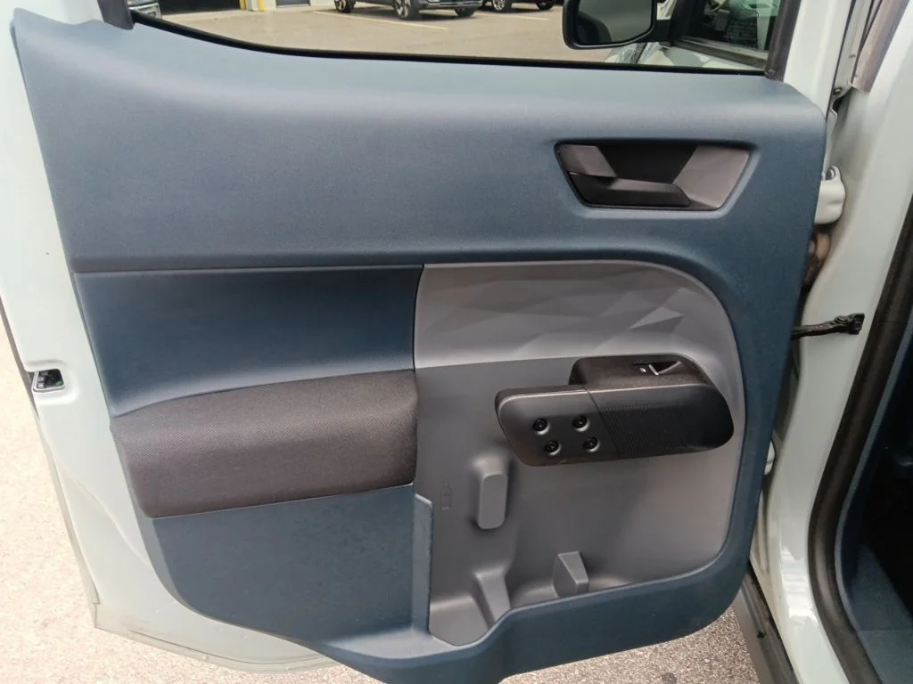 Used 2022 Cactus Gray Ford XL image 30