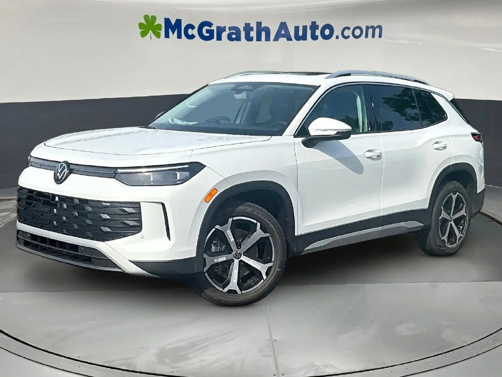 New 2026 Pure White Volkswagen 2.0T SE image 2