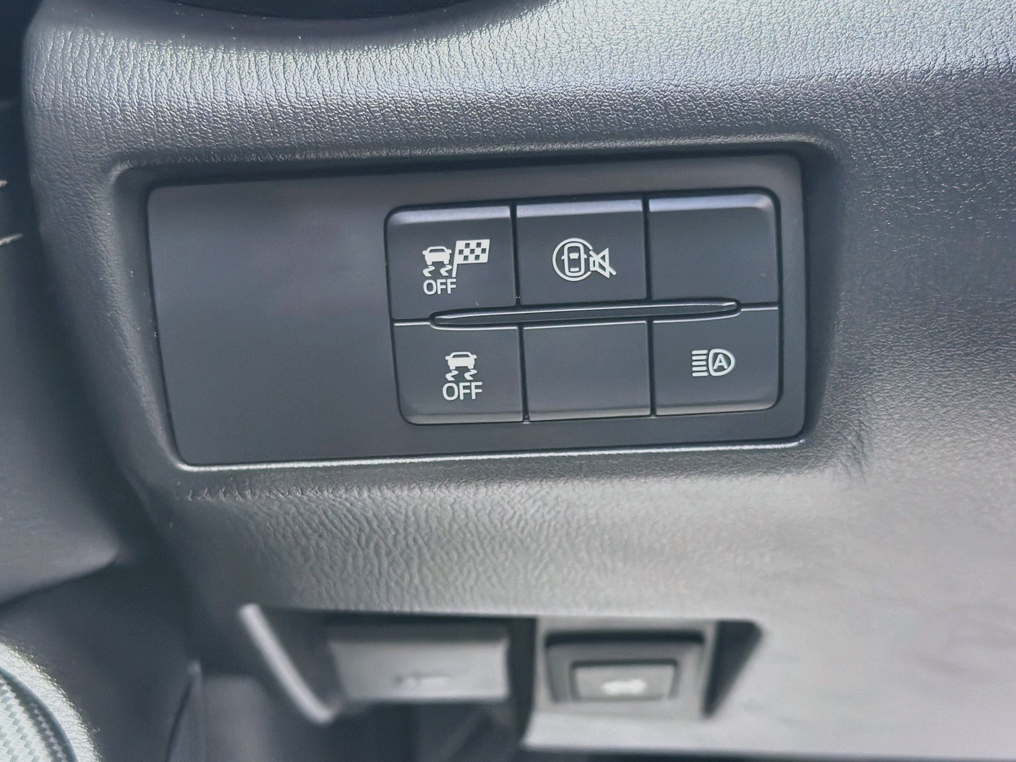 Used 2025 Deep Crystal Blue Mica Mazda Grand Touring image 31