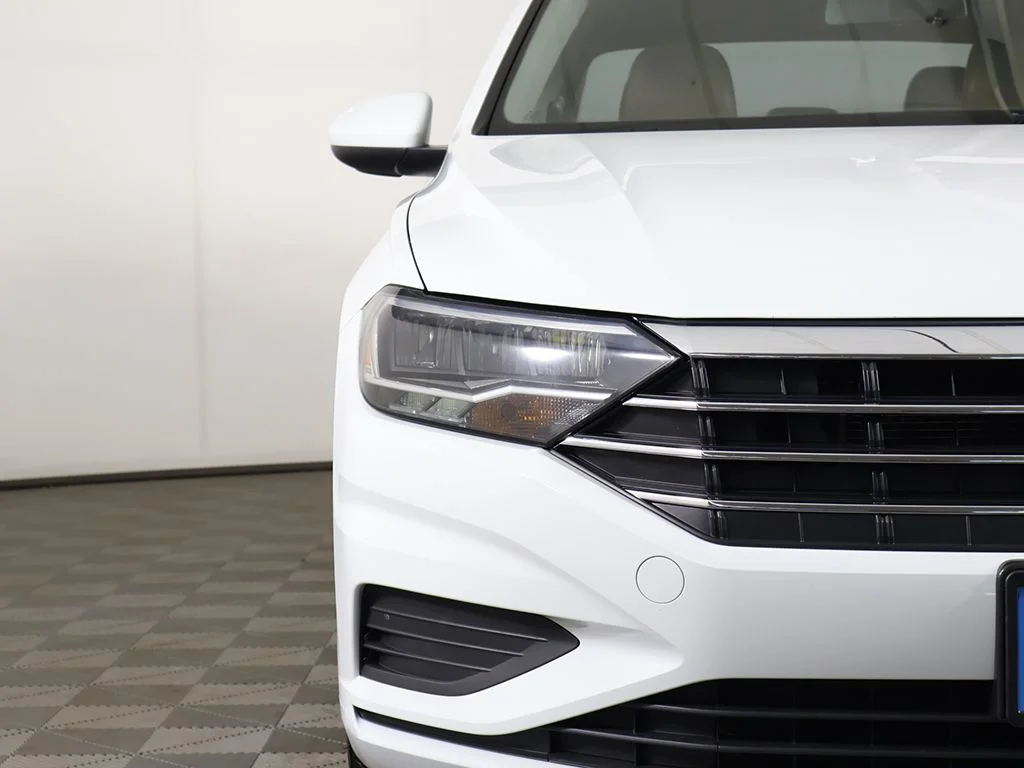 Used 2019 Pure White Volkswagen 1.4T SE image 13