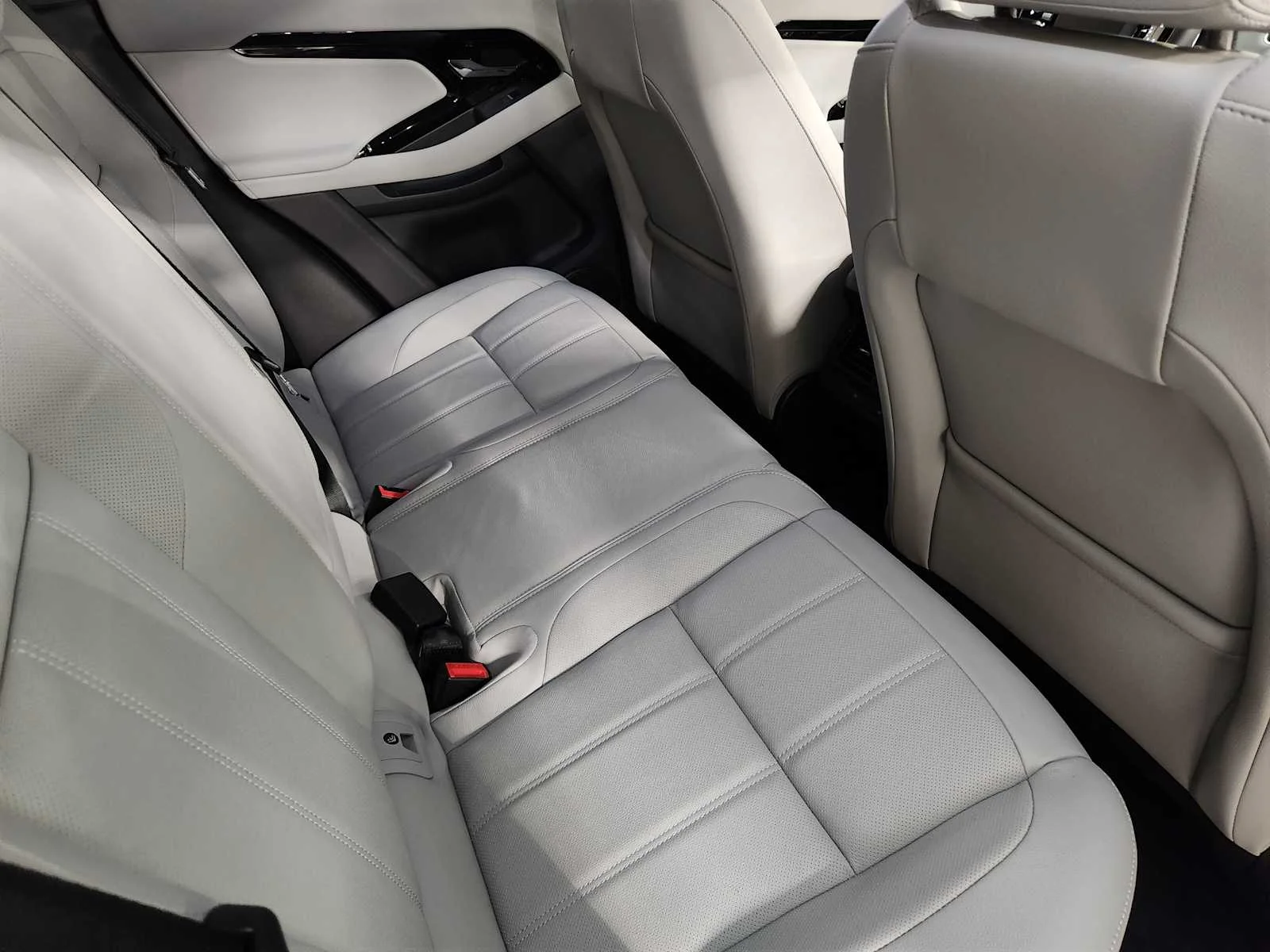 New 2026 Eiger Grey Metallic Land Rover Core S - AWD image 51