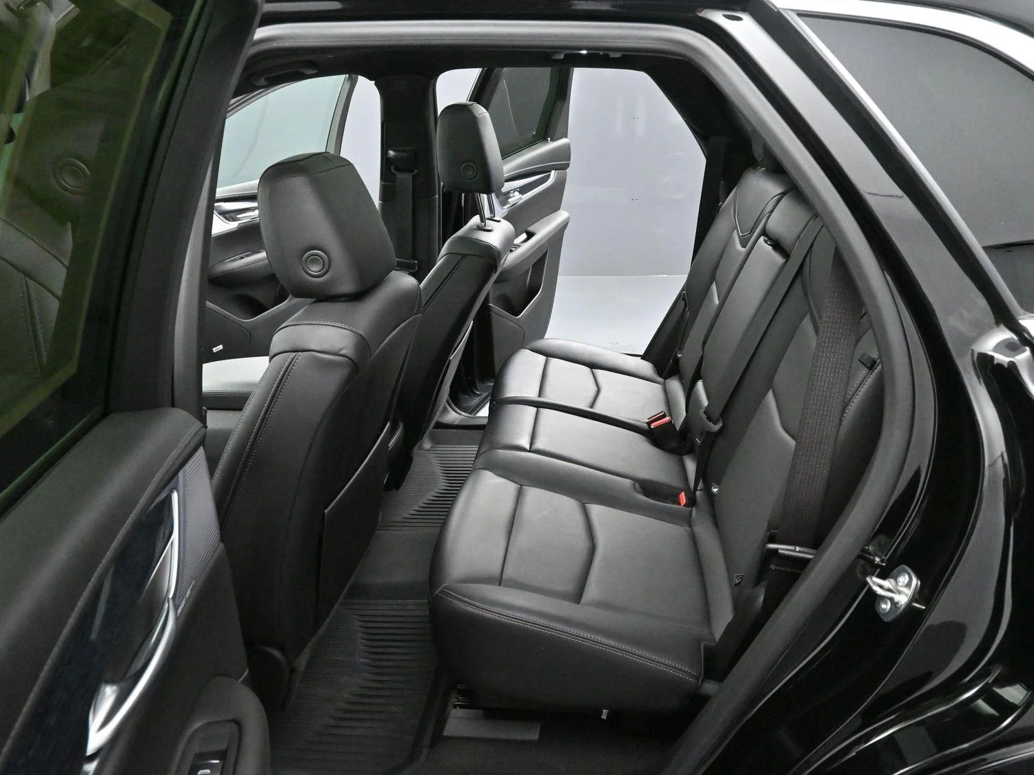 Used 2025 Stellar Black Metallic Cadillac Premium Luxury image 32