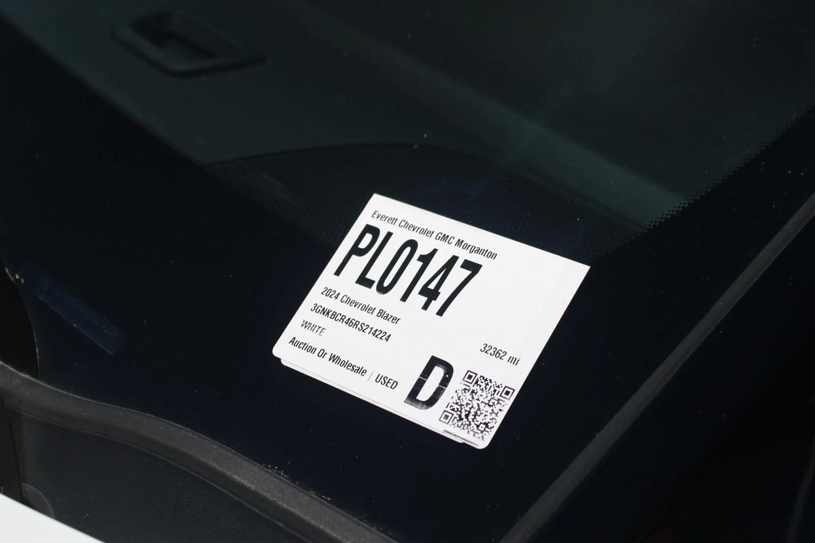 Used 2024 Summit White Chevrolet 2LT image 29