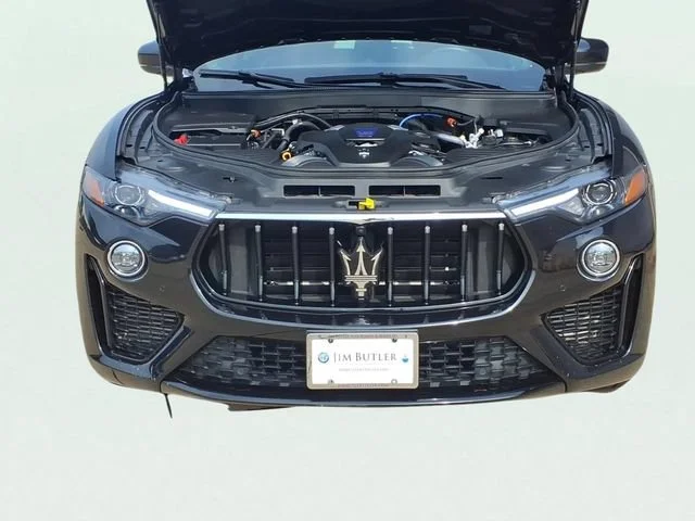 Used 2023 Black Maserati Modena image 23