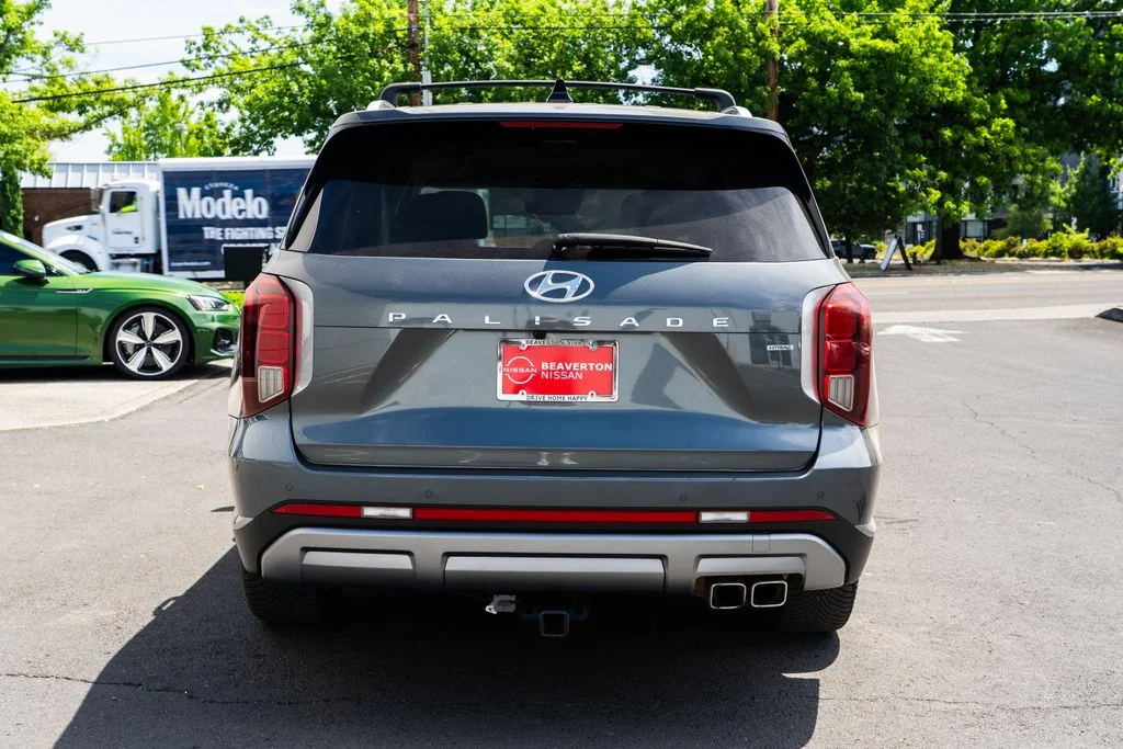 Used 2023 Gray Hyundai SEL image 5