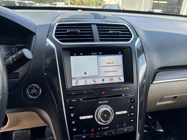 Used 2017 White Ford Limited image 22
