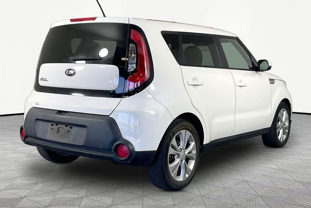 Used 2015 White Kia Plus image 3