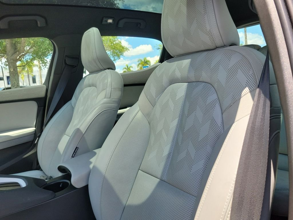 Used 2023  Polestar Long Range Dual Motor image 13