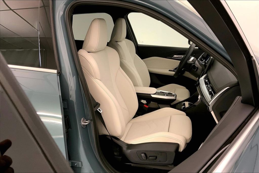 Used 2026 Cape York Green Metallic BMW  image 7