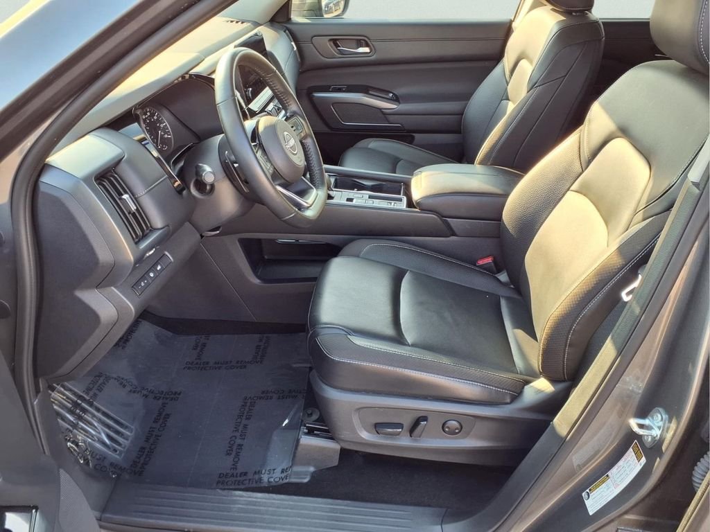 Used 2025 Gray Nissan SL image 22