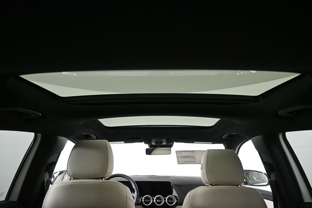 New 2026 Polar White Mercedes-Benz GLA 250 image 20