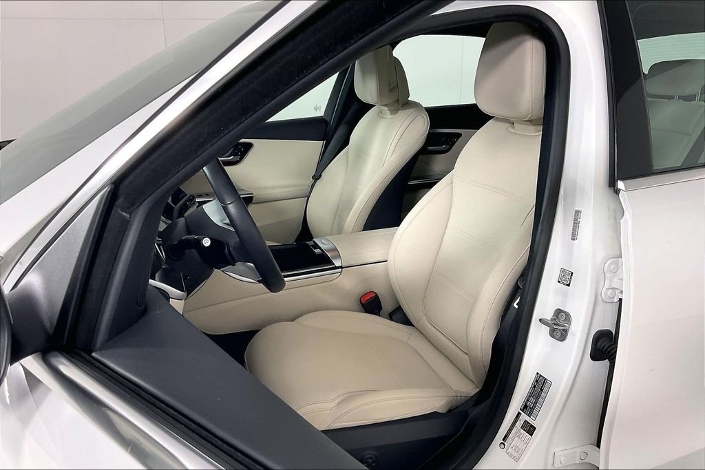 2025 Mercedes-Benz C-Class Sedan C 300 - Photo 8