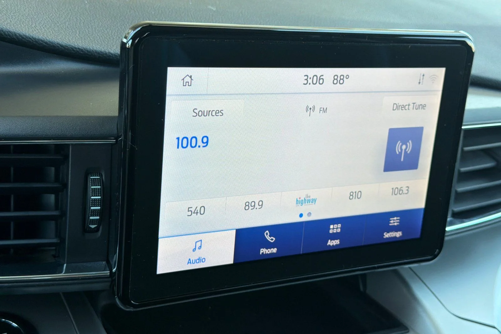 Used 2020 White Ford XLT image 24