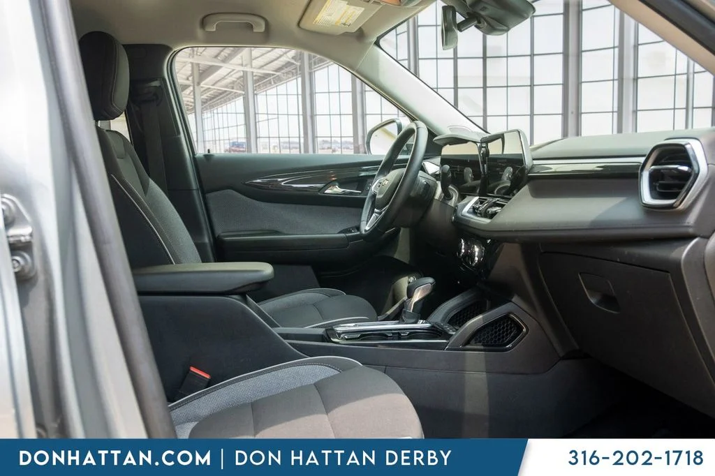 Used 2024 Gray Chevrolet LT image 26