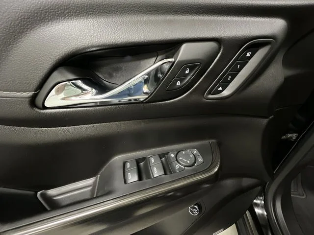 Used 2023 Black GMC SLT image 24