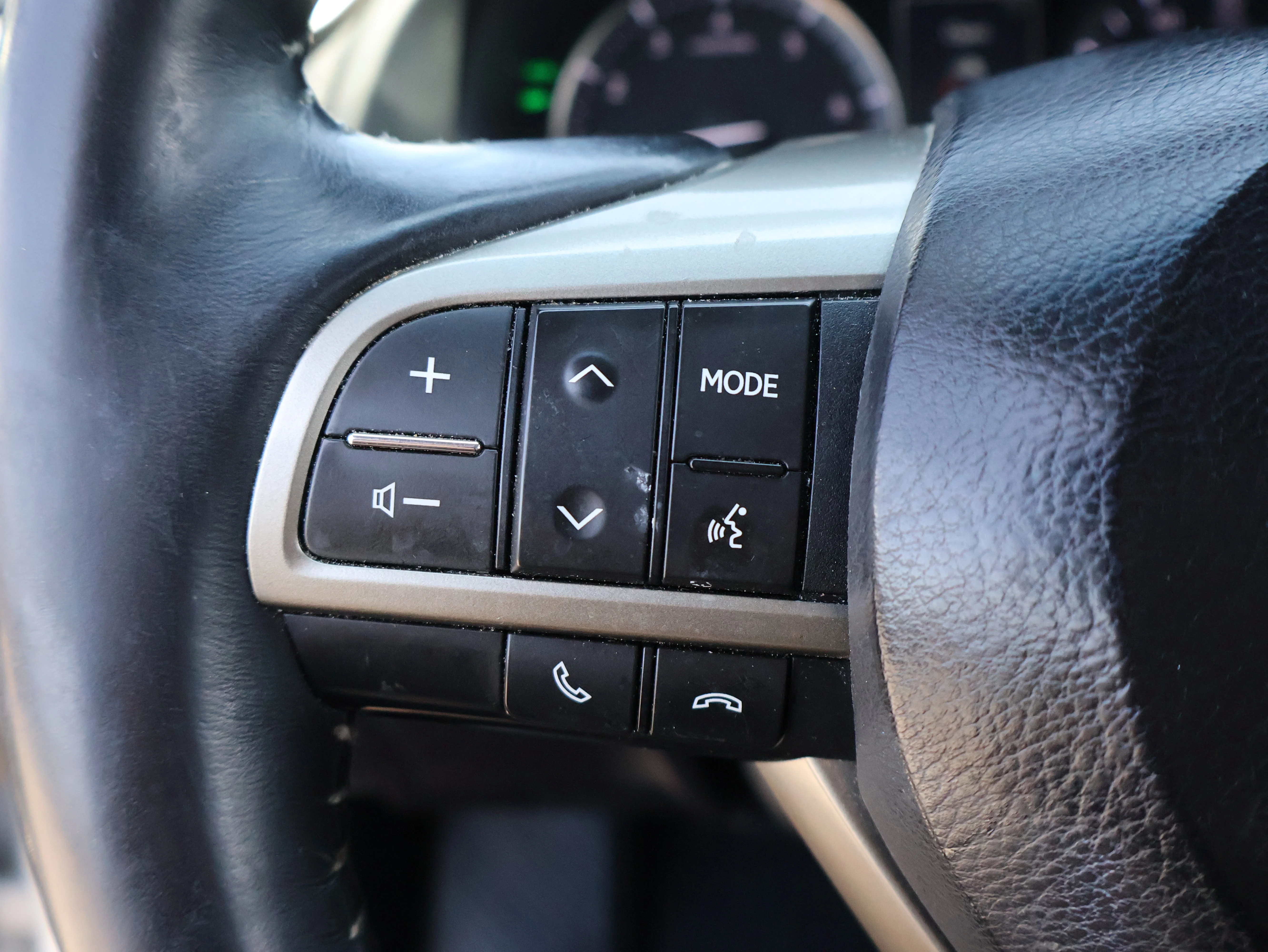 Used 2017 Silver Lining Metallic Lexus RX 350 image 39