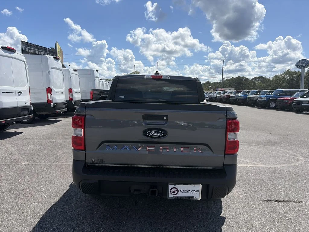 Used 2025 Gray Ford XLT image 6