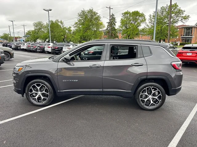 Used 2024 Gray Jeep Limited image 3