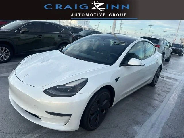 Used 2021  Tesla Standard Range Plus image 1
