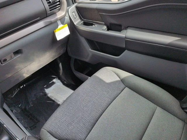 New 2026 Agate Black Metallic Ford XLT image 17