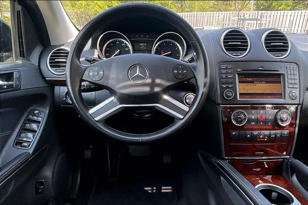 Used 2012 Black Mercedes-Benz GL 450 image 4