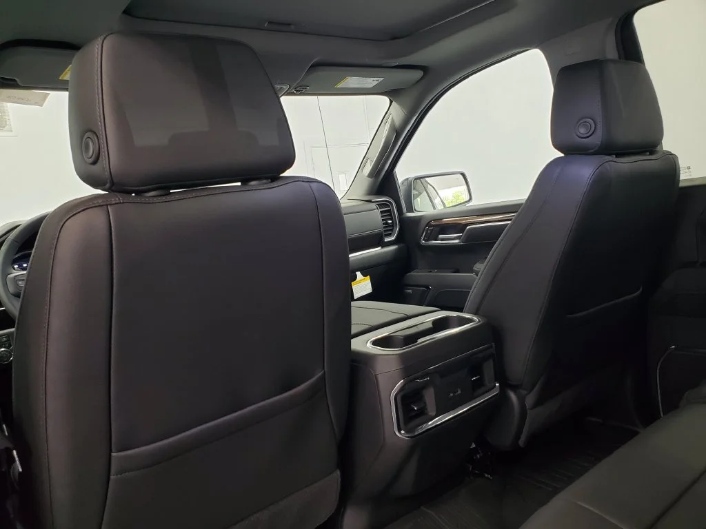 New 2026 Onyx Black GMC Elevation image 30