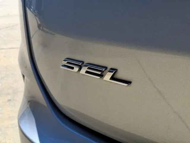 Used 2024  Ford SEL image 24