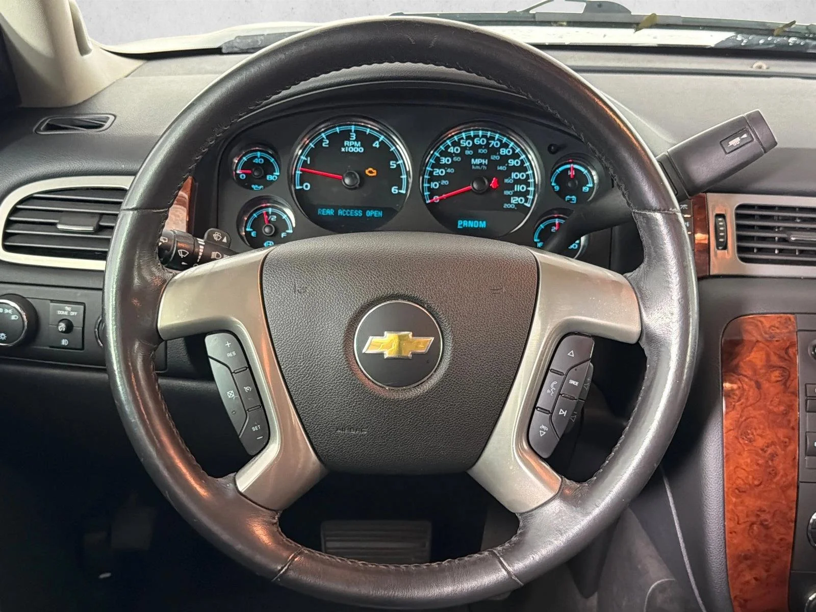 Used 2014 White Chevrolet LT image 24