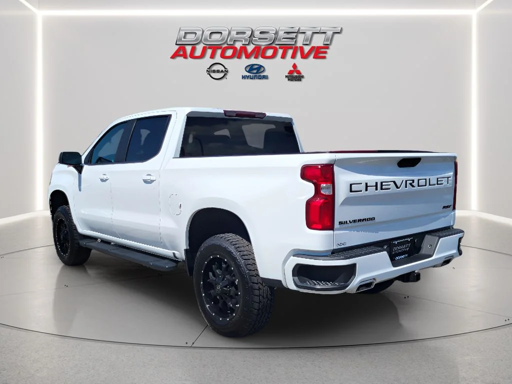 Used 2022 Summit White Chevrolet RST image 8