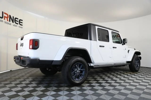 New 2026 Bright White Clear-Coat Exterior Paint Jeep 85th Anniversary Edition image 43