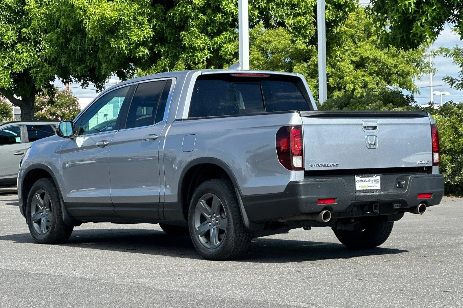 Used 2023 Lunar Silver Metallic Honda RTL image 6