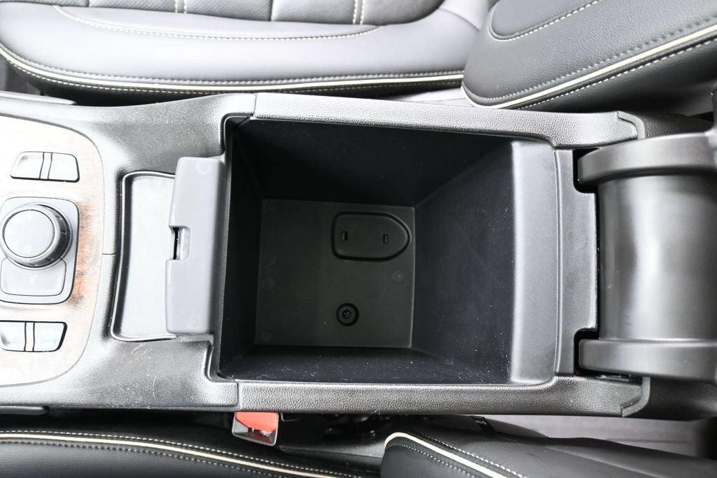 Used 2022 Ebony Twilight Metallic GMC Denali image 19