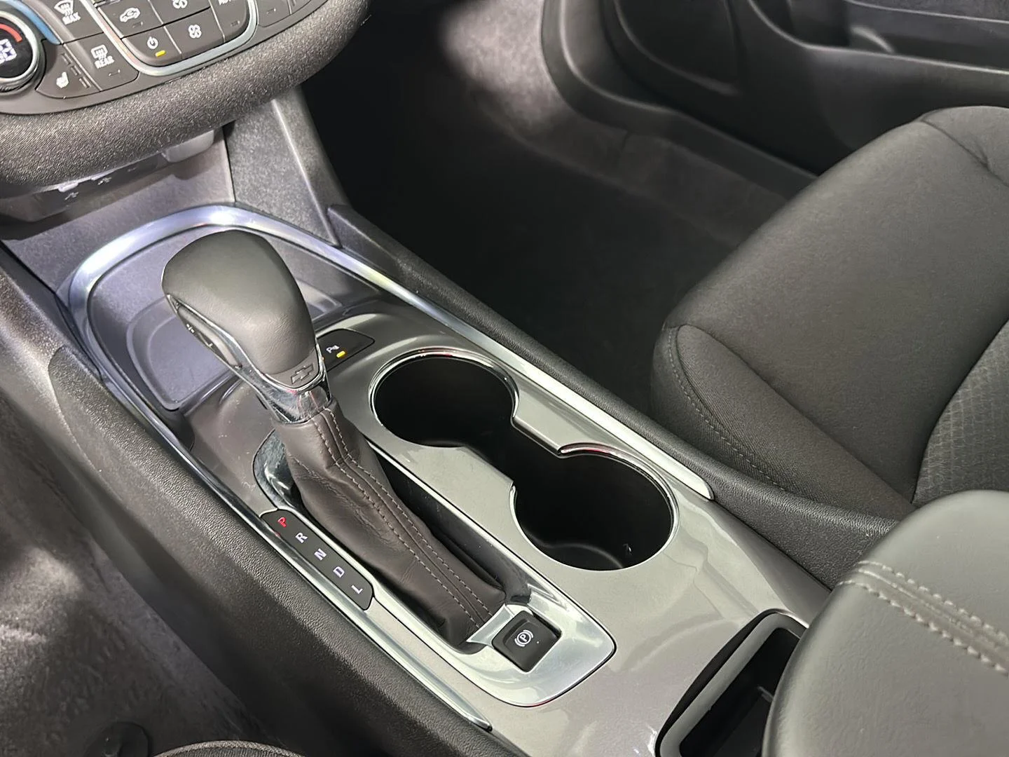 Used 2024 Sterling Gray Metallic Chevrolet LT image 23
