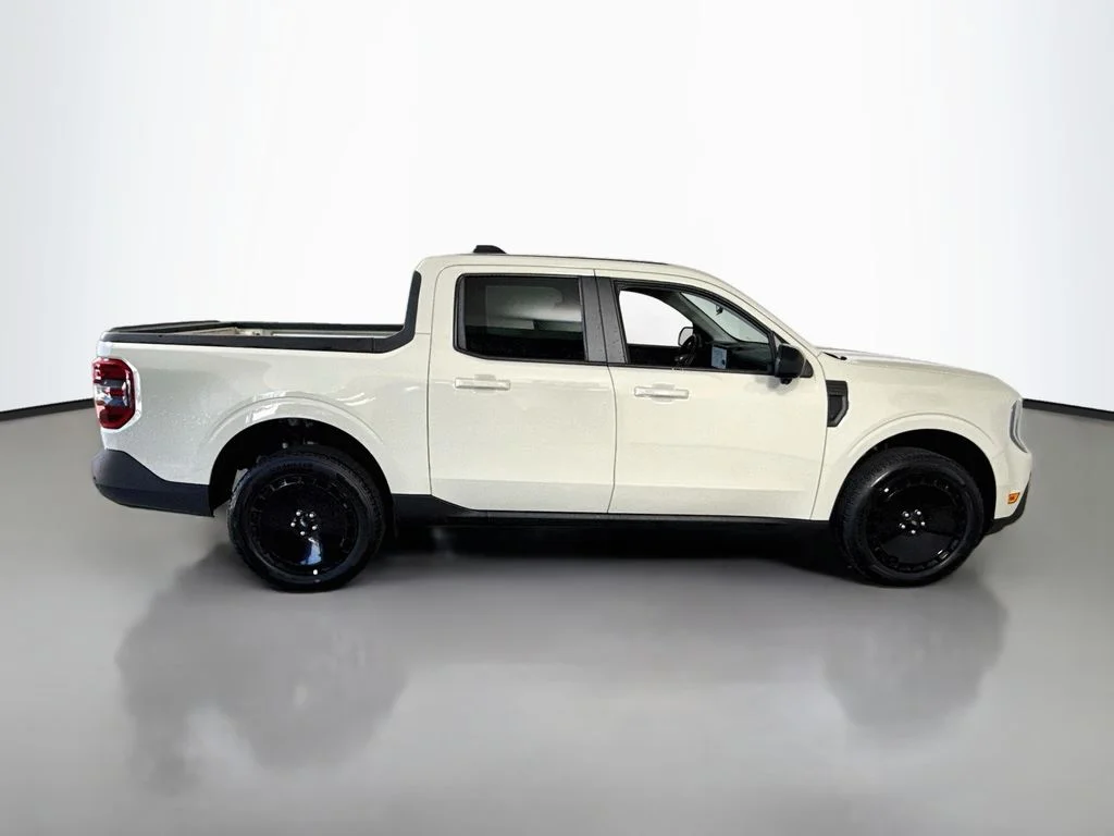 Used 2025 Desert Sand Ford Lariat image 8