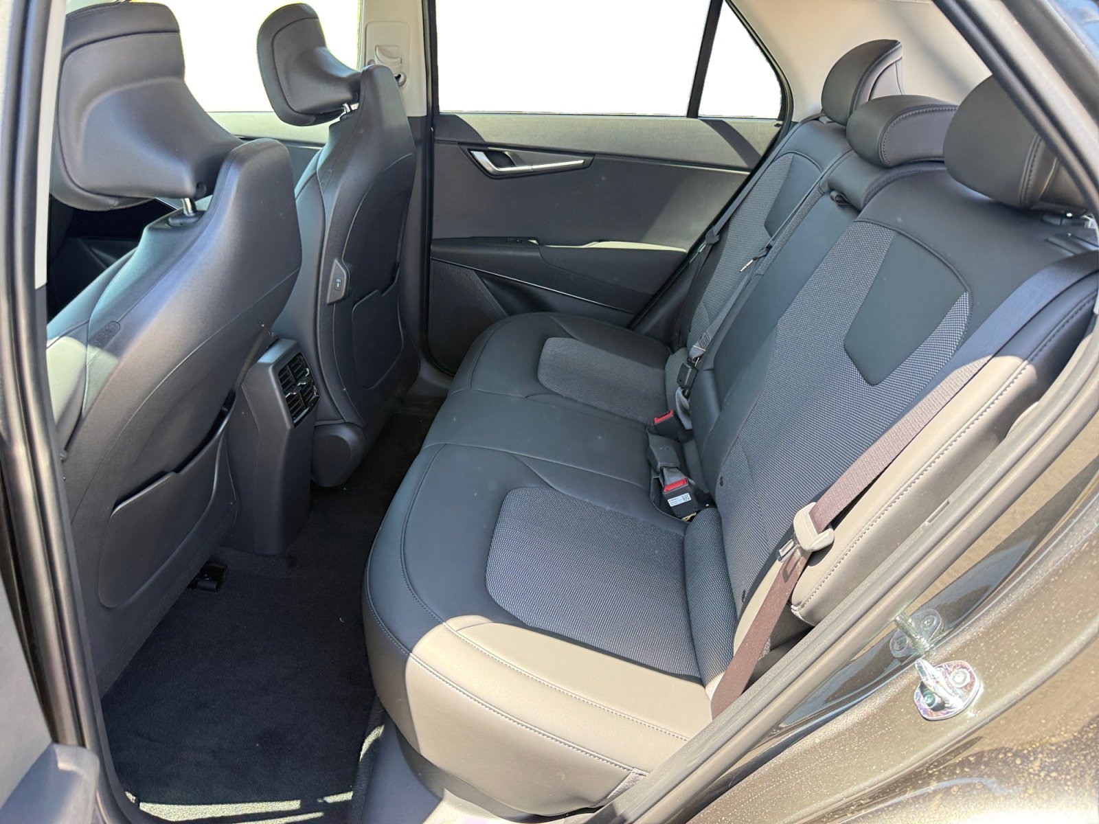 New 2026 Interstellar Gray Kia WIND image 16