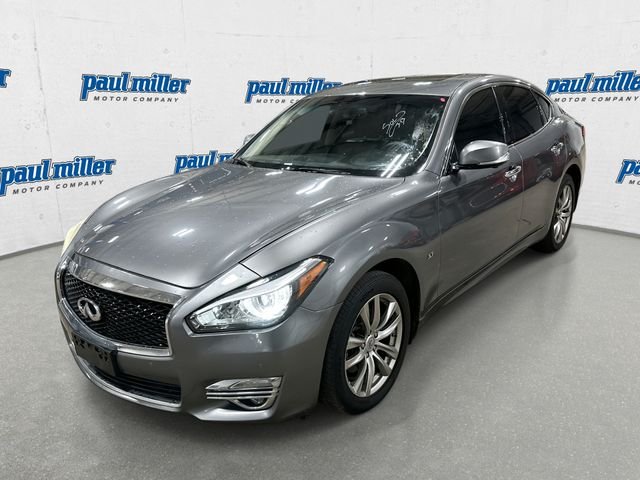 2018 INFINITI Q70 LUXE