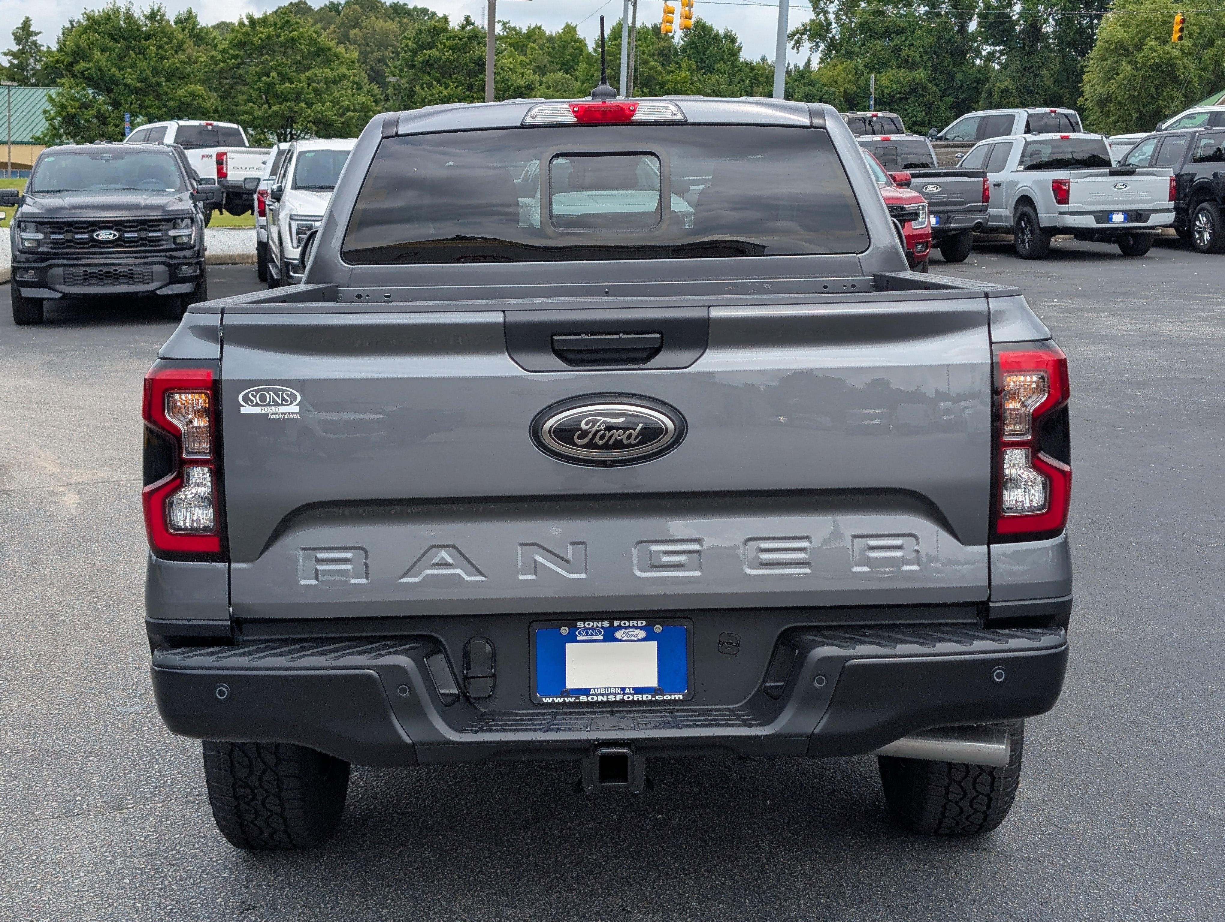 New 2026 Carbonized Gray Metallic FORD XLT image 10